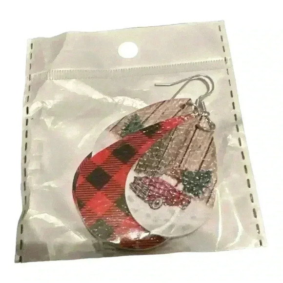 🎄NWT Christmas Truck Plaid Dangle Drop Earrings - Picture 1 of 1